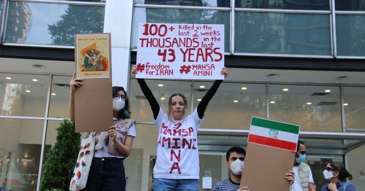 Peaceful protest in Vancouver supporting freedom for Iran and Mahsa Amini.