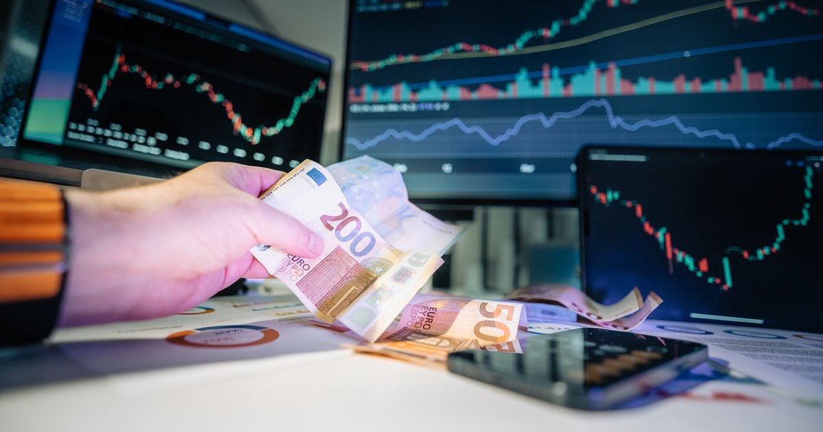 NTT株価が話題に｜上昇下落の背景と今後の見通しを調査